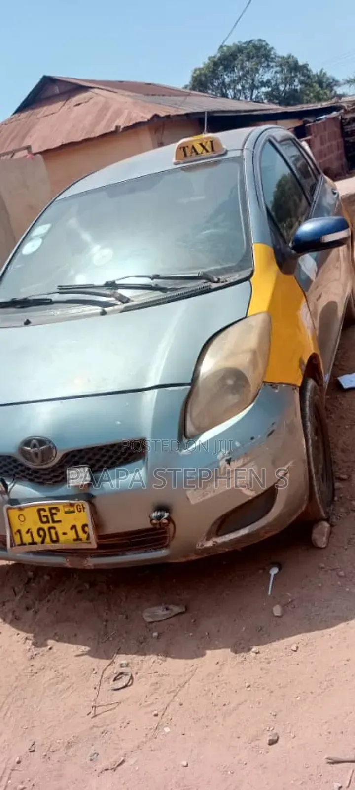 Toyota Vitz 2009 Silver