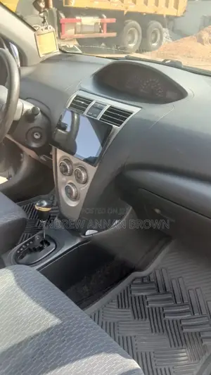 Toyota Yaris 2010 Blue