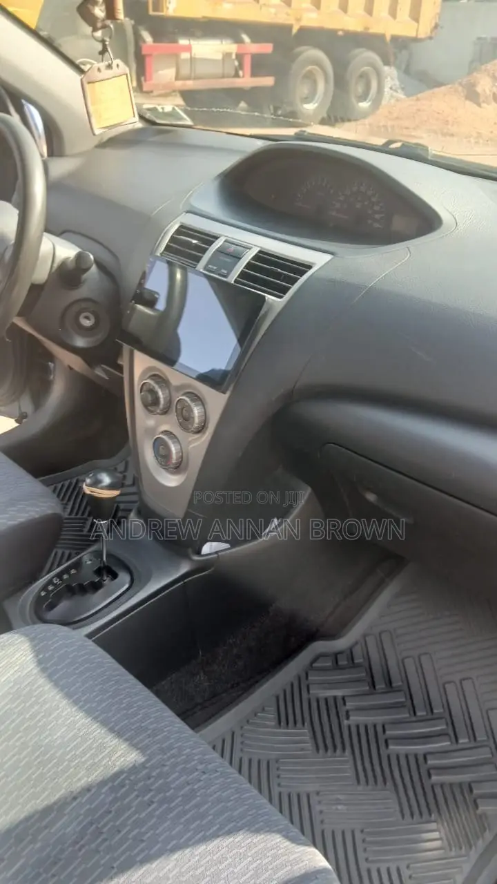 Toyota Yaris 2010 Blue
