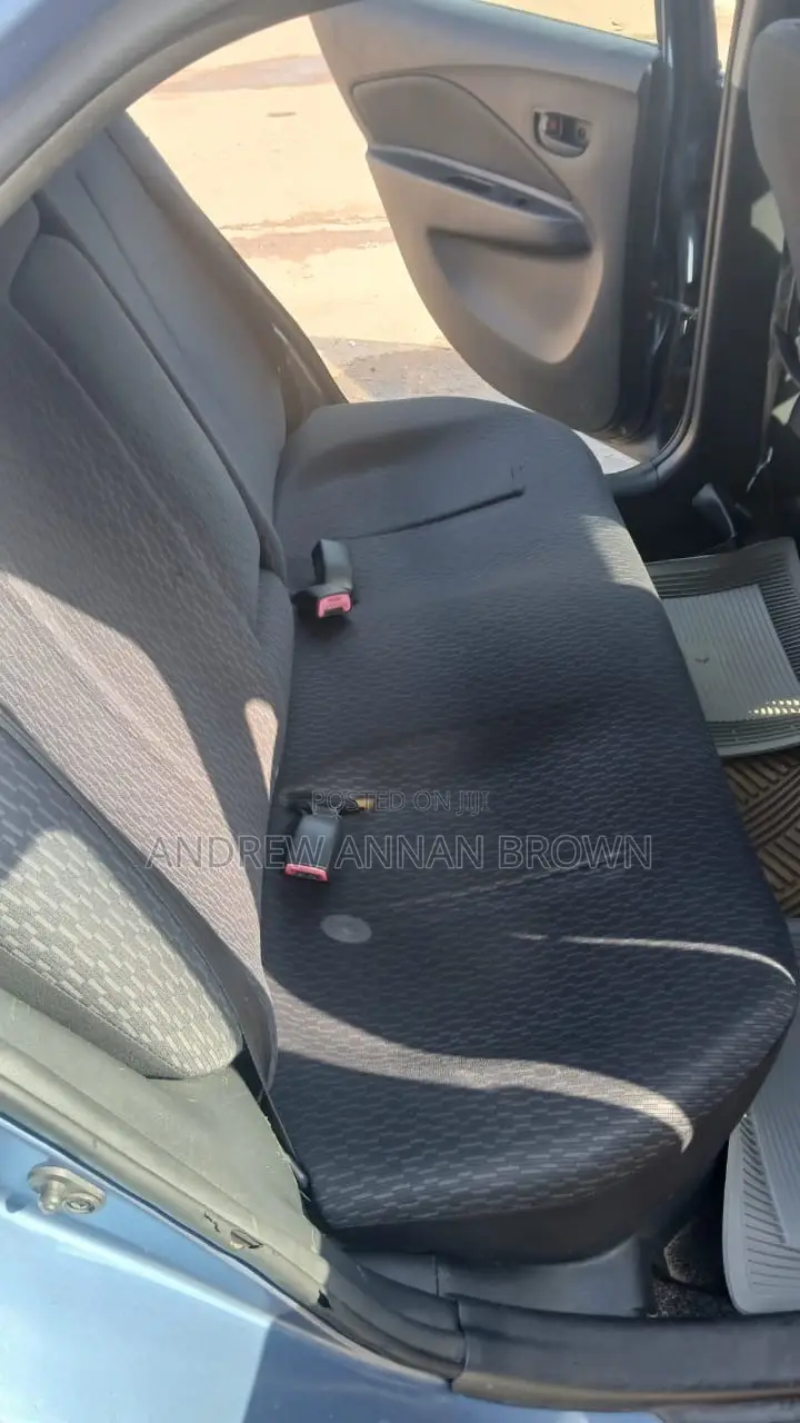 Toyota Yaris 2010 Blue