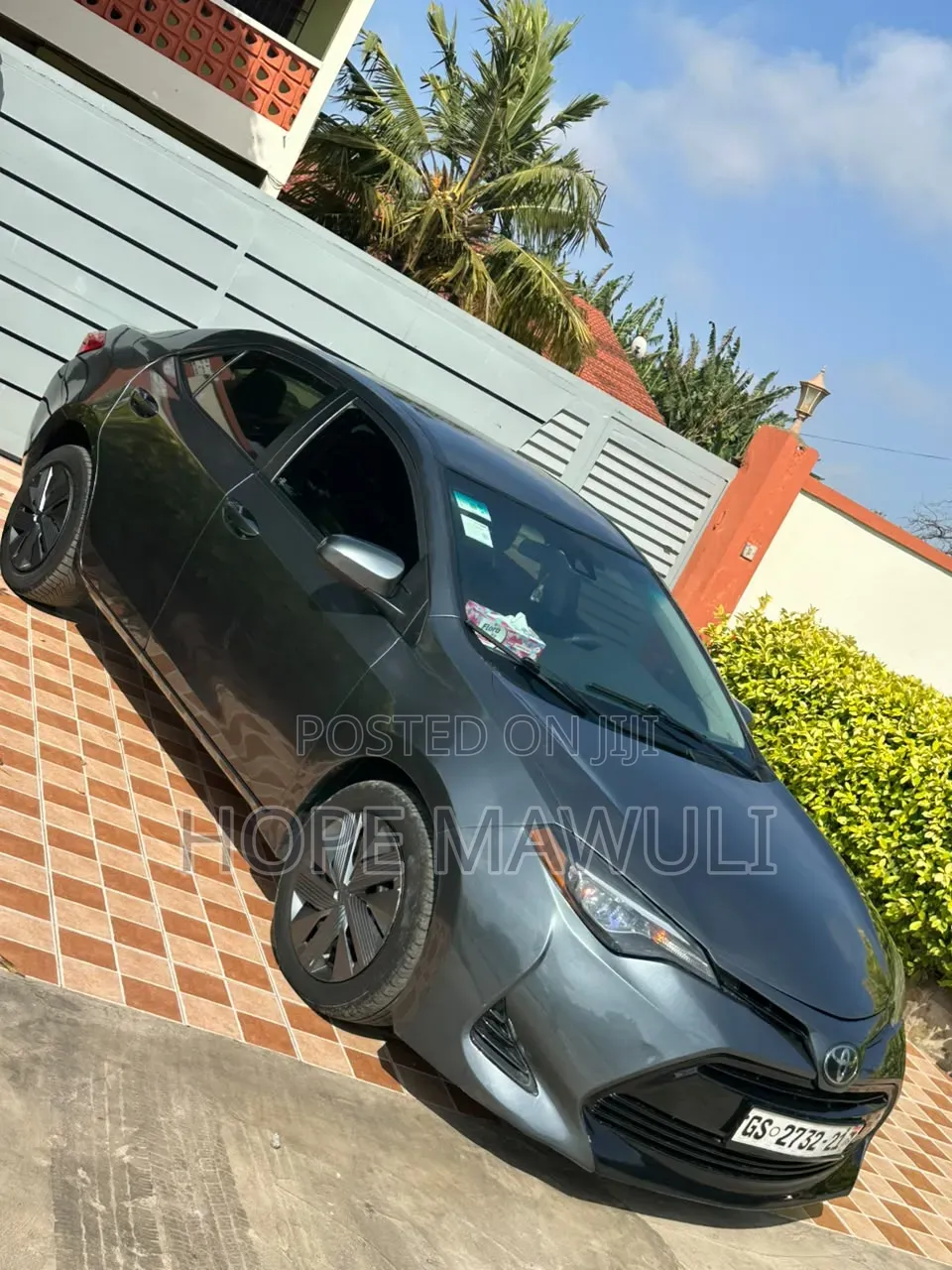 Toyota Corolla LE ECO w/Package 1 4dr Sedan (1.8L 4cyl CVT) 2017 Gray