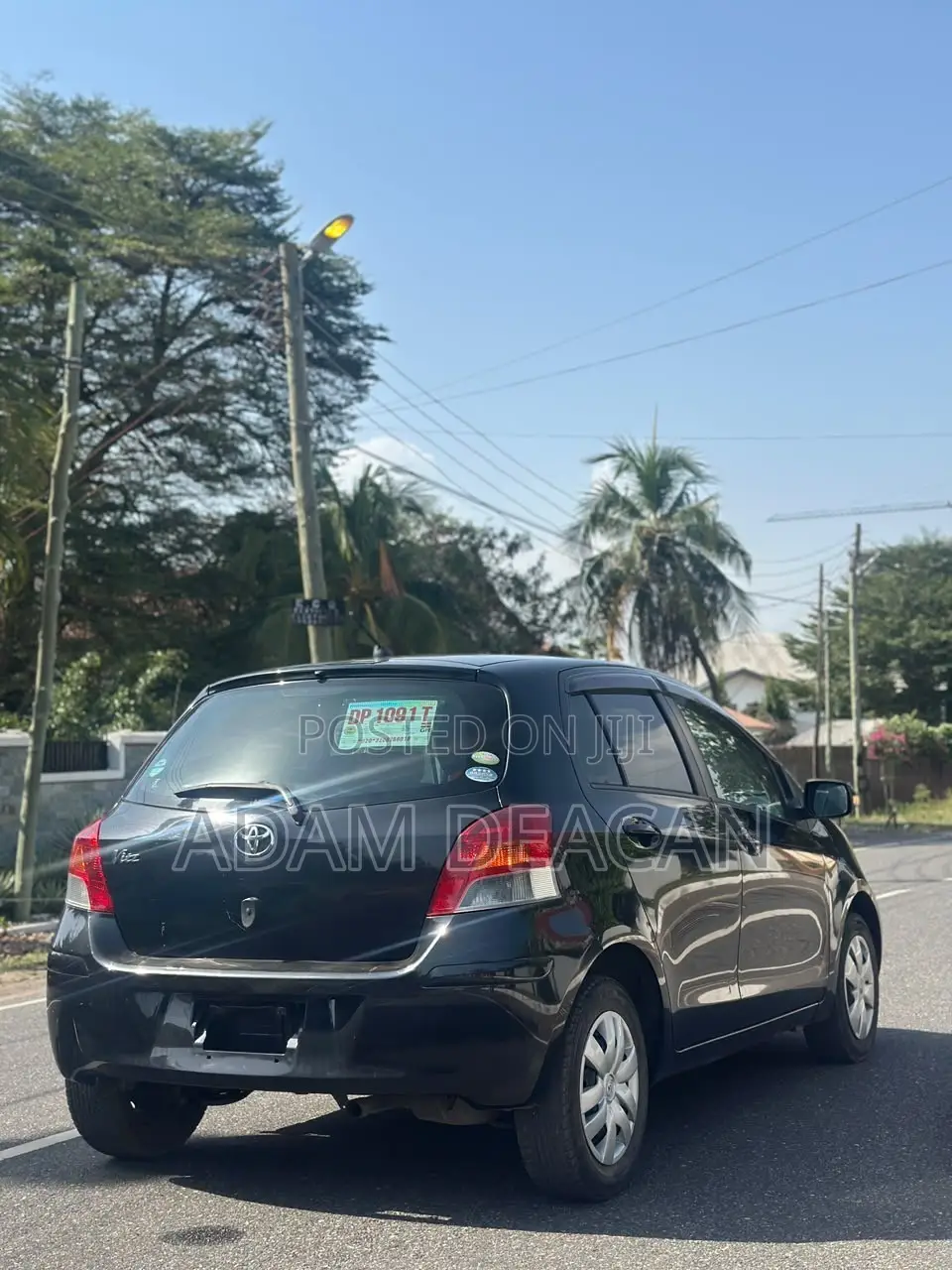 Toyota Vitz 2010 Black