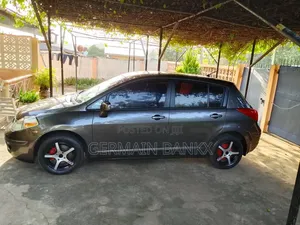 Nissan Versa 2009 Gray