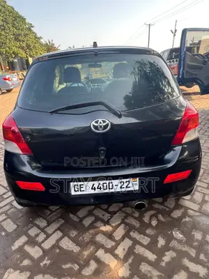 Toyota Vitz 2010 Black