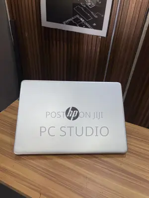 New Laptop HP 14S 8GB Intel Core i5 SSD 256GB