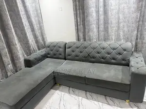 Luxury Grey L-Shaped Sofa – Modern & Stylish Design 4,000cedis Negotia