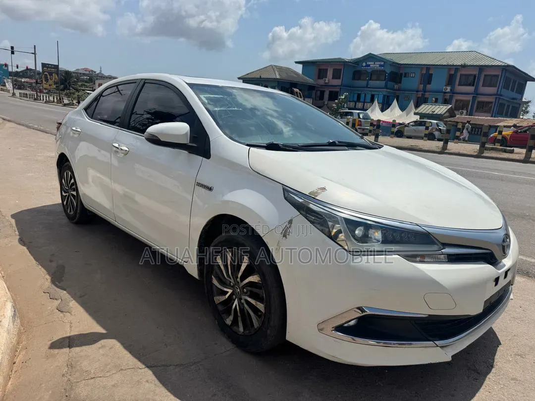 Toyota Corolla SE (1.8L 4cyl 2A) 2019 White