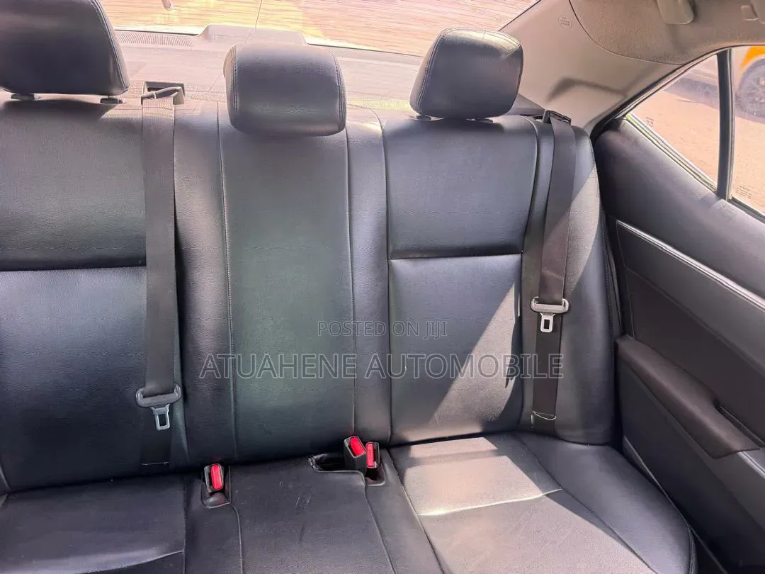 Toyota Corolla SE (1.8L 4cyl 2A) 2019 White