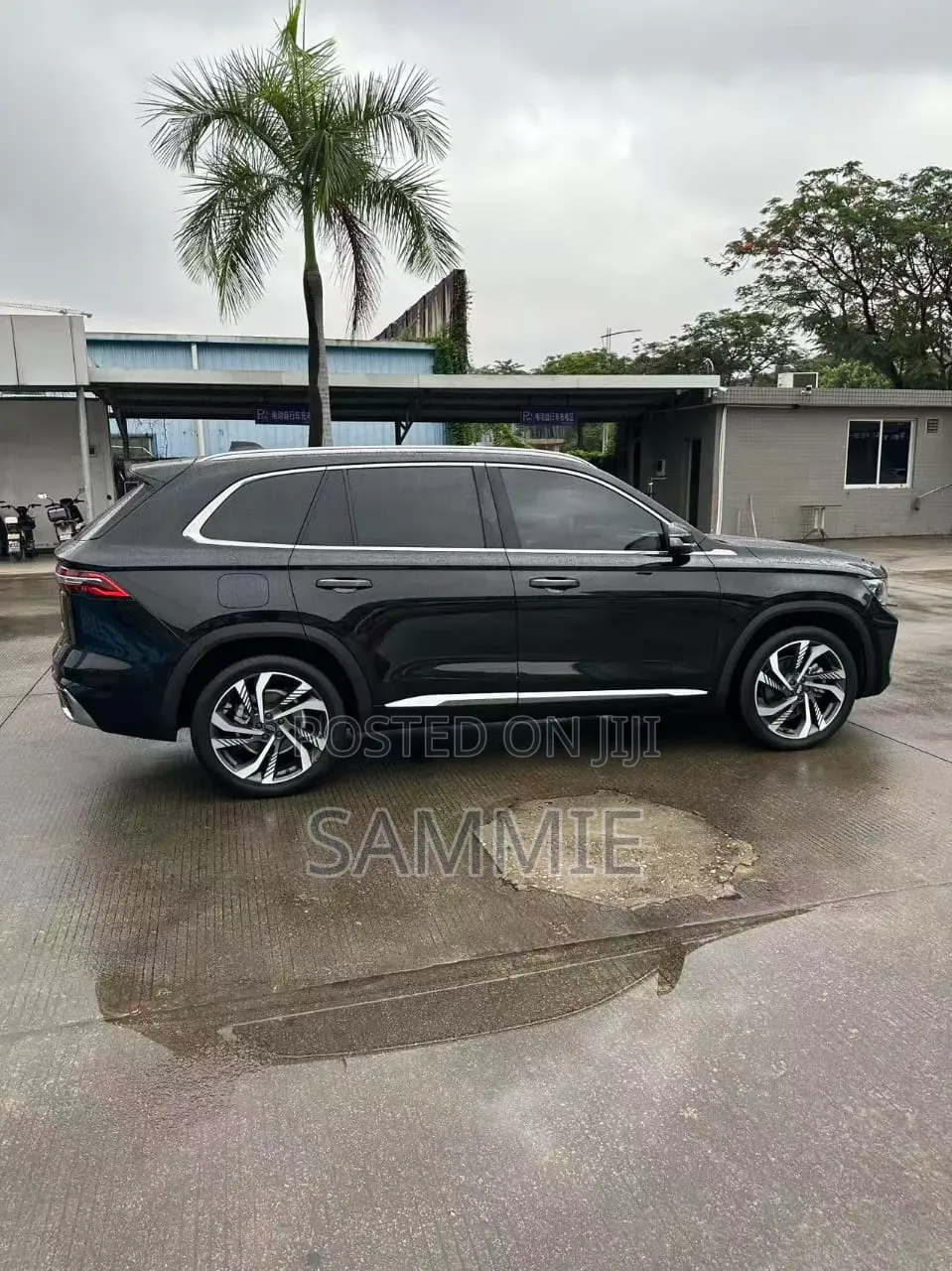 Geely Monjaro Exclusive 2024 Matt Black