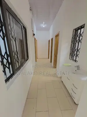 3bdrm House in Adenta for rent