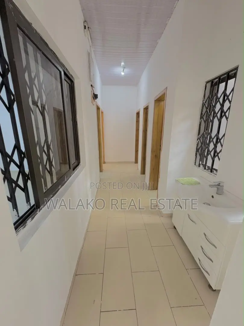 3bdrm House in Adenta for rent