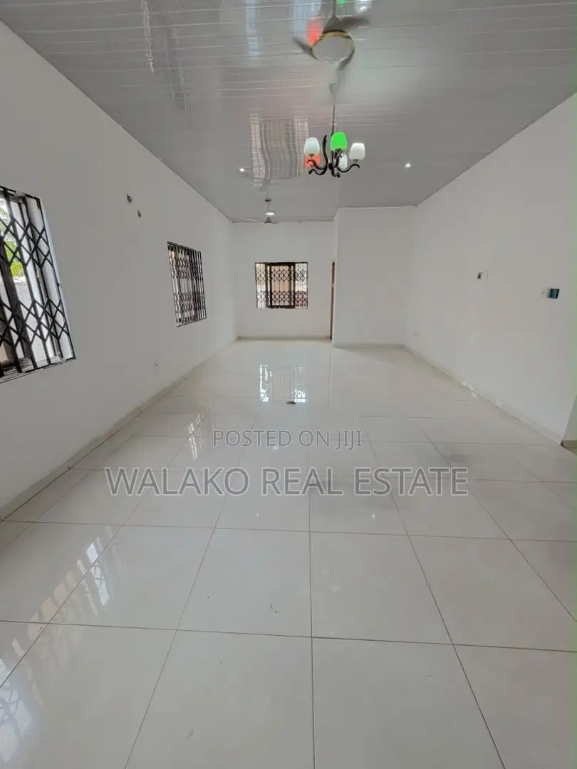3bdrm House in Adenta for rent