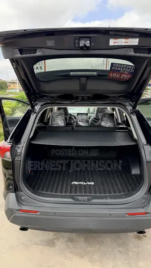 Toyota RAV4 XLE AWD 2019 Black