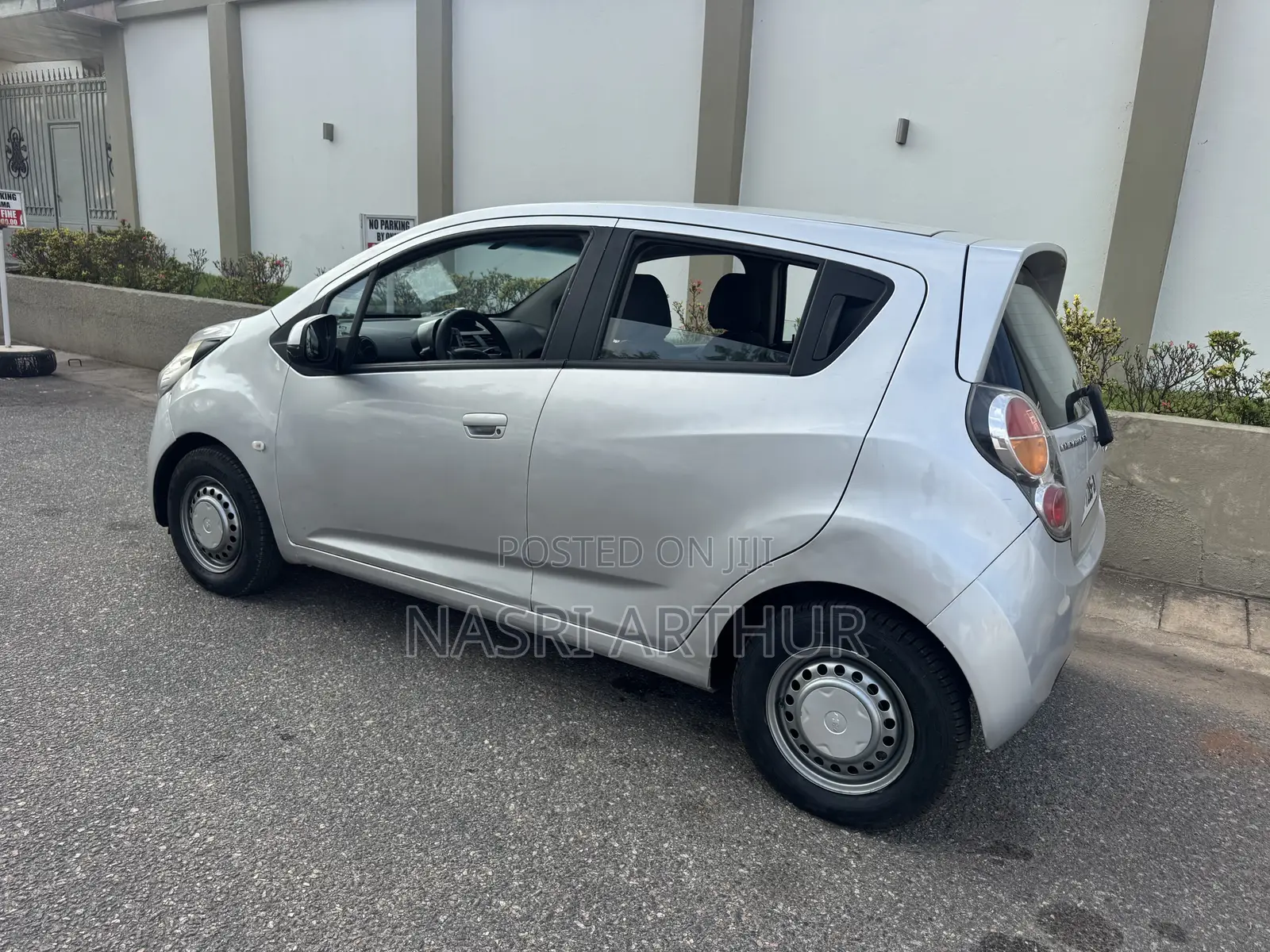 Chevrolet Spark 2LT 4dr Hatchback (1.2L 4cyl 5M) 2014 Silver