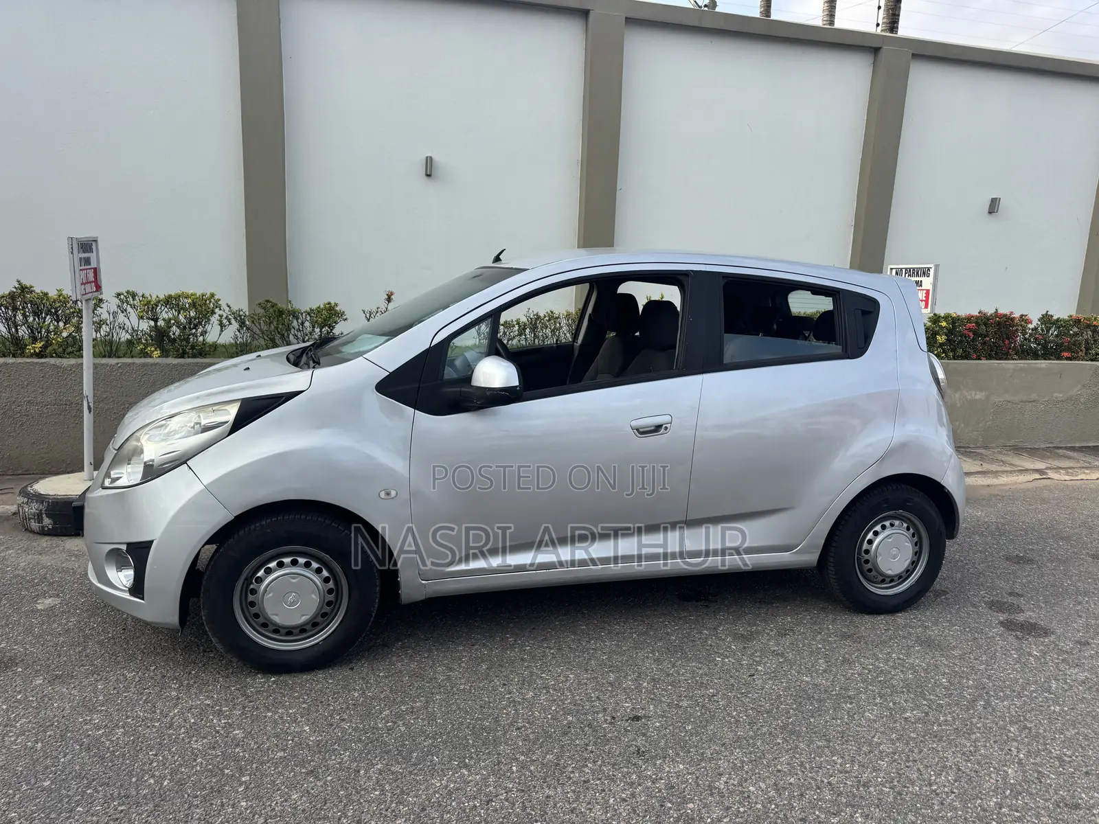 Chevrolet Spark 2LT 4dr Hatchback (1.2L 4cyl 5M) 2014 Silver