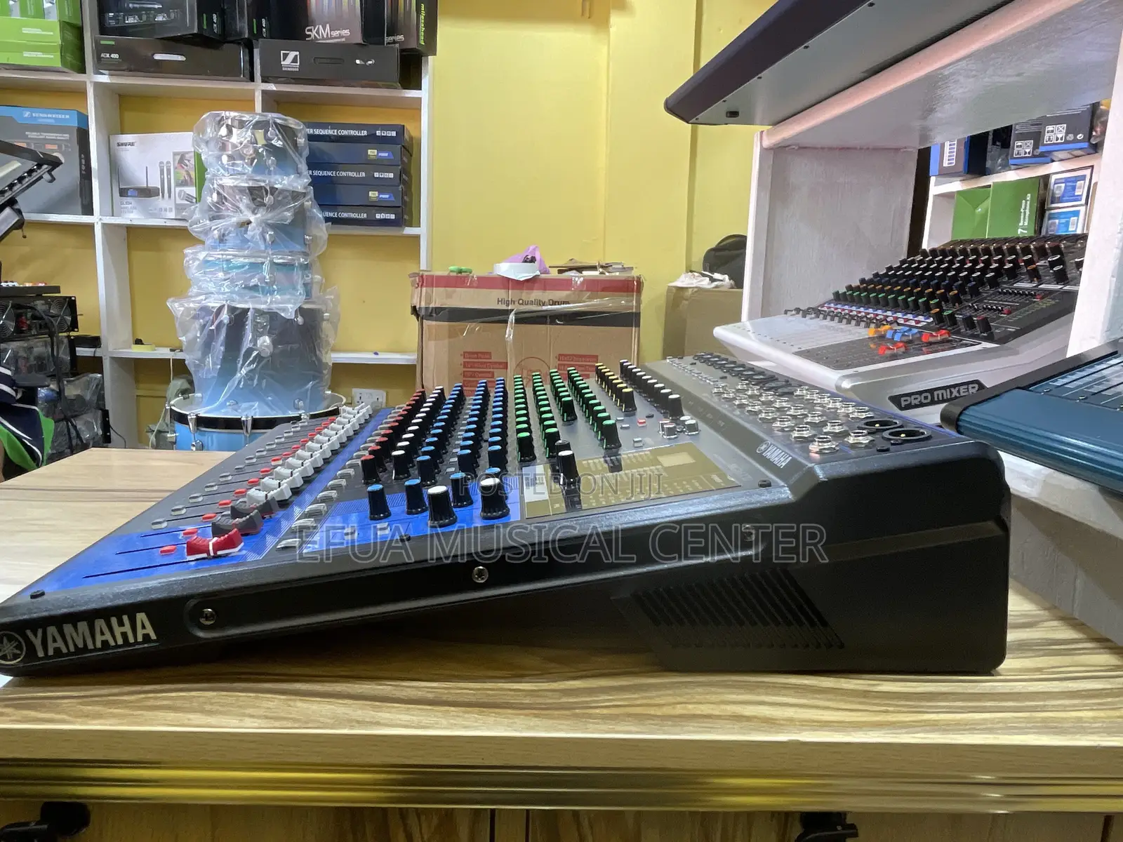 Yamaha MG16XU Raw Mixer