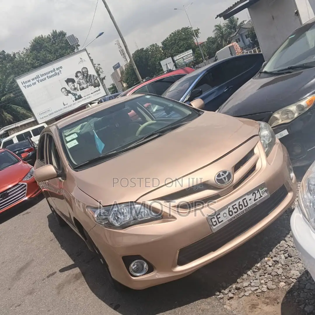 Toyota Corolla 2013 Brown