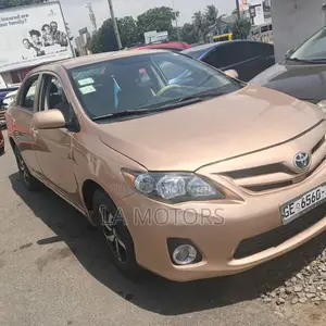 Toyota Corolla 2013 Brown
