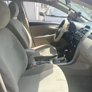 Toyota Corolla 2013 Brown