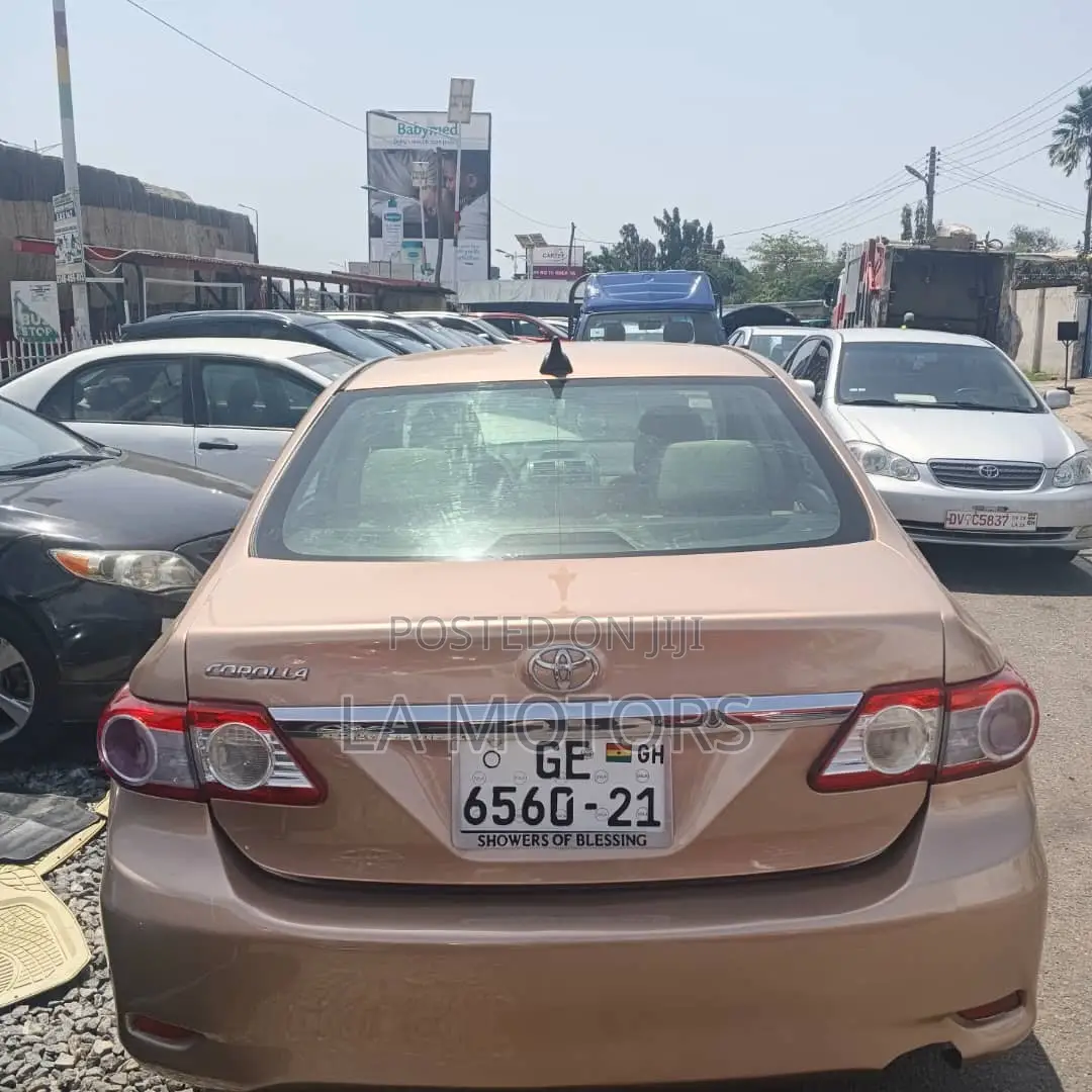 Toyota Corolla 2013 Brown