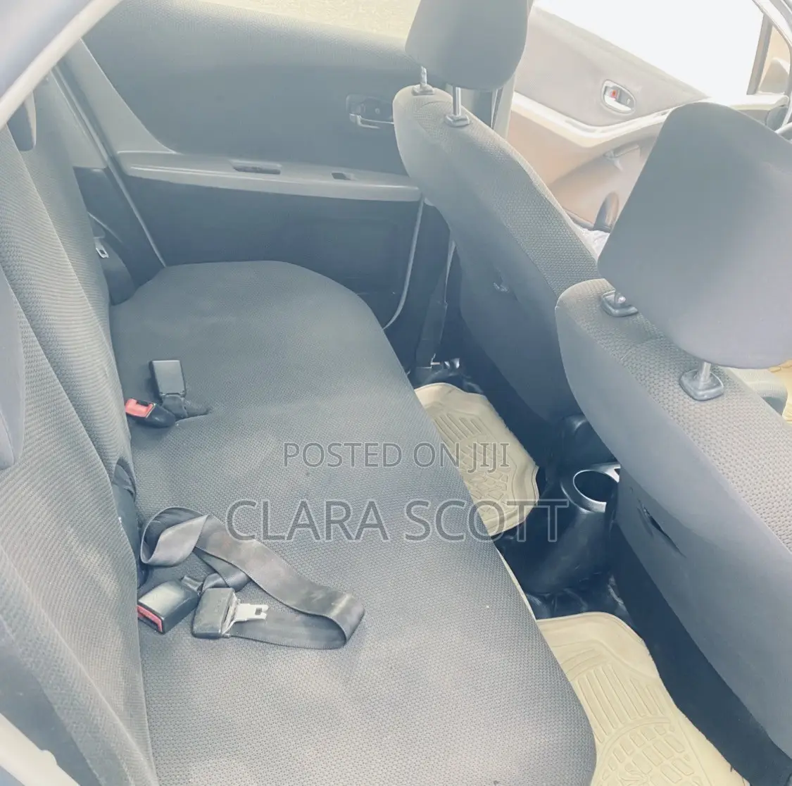 Toyota Vitz 1.3 AWD 5dr 2010 Silver