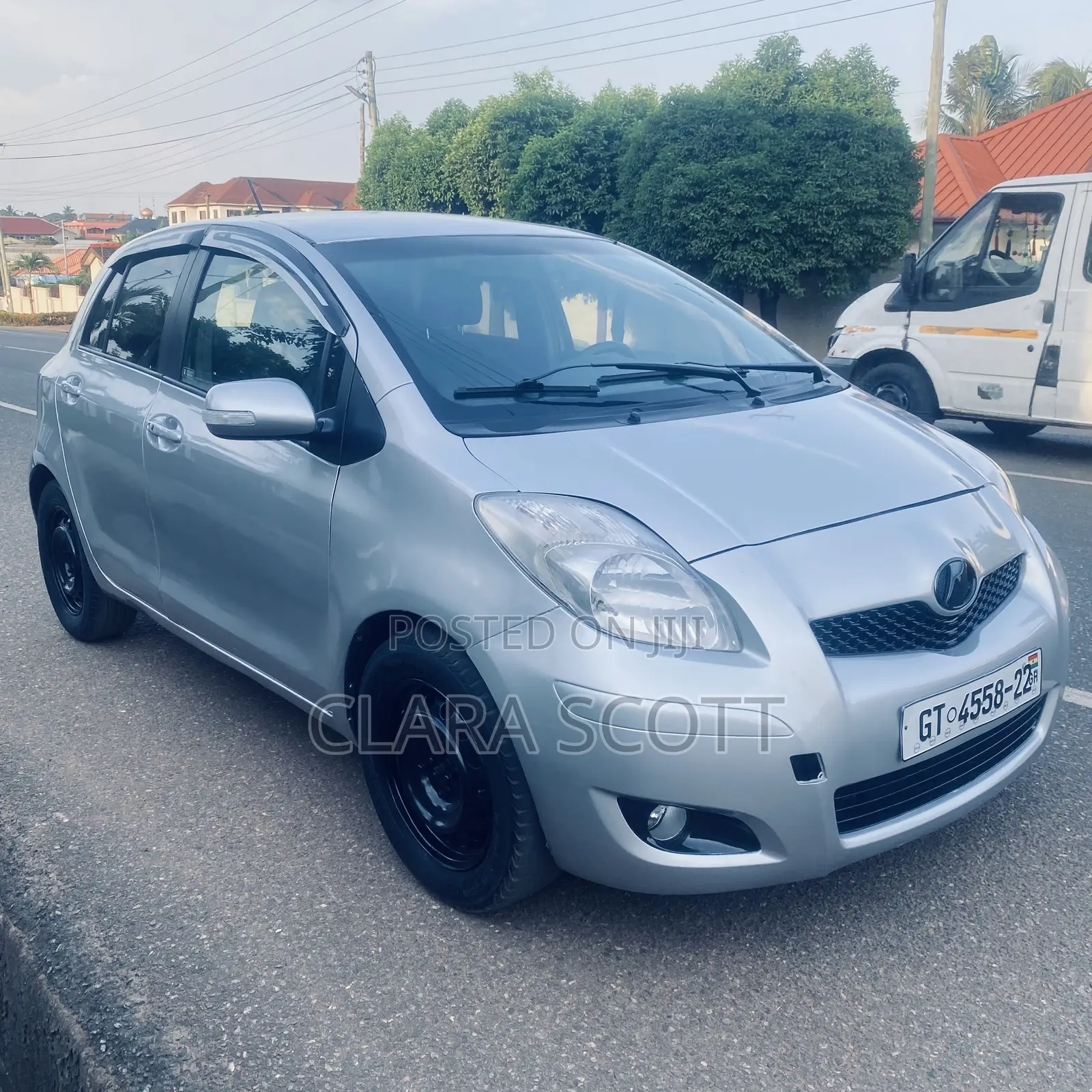 Toyota Vitz 1.3 AWD 5dr 2010 Silver