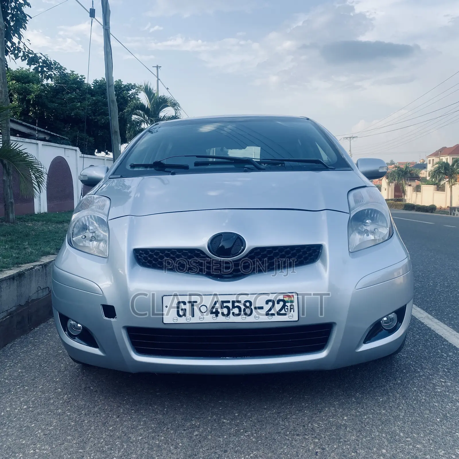 Toyota Vitz 1.3 AWD 5dr 2010 Silver