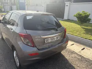 Toyota Vitz 2012 Gray