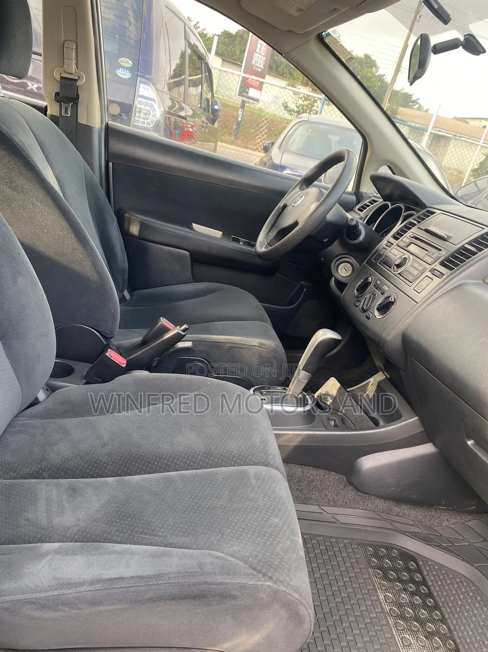 Nissan Versa 1.6 SV Sedan 2012 Gray