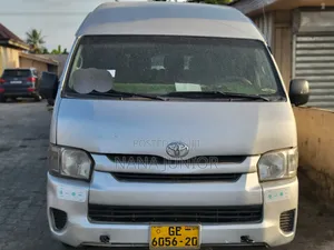 Toyota HiAce 2012 Silver