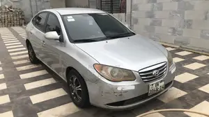 Hyundai Elantra 2.0 2009 Silver