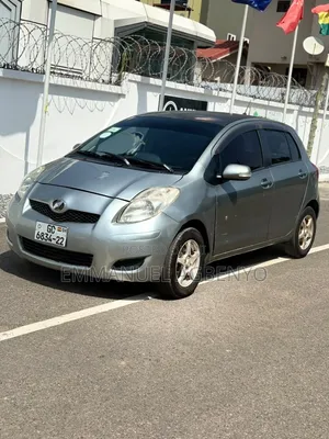 Toyota Vitz 1.3 FWD 5dr 2010 Silver