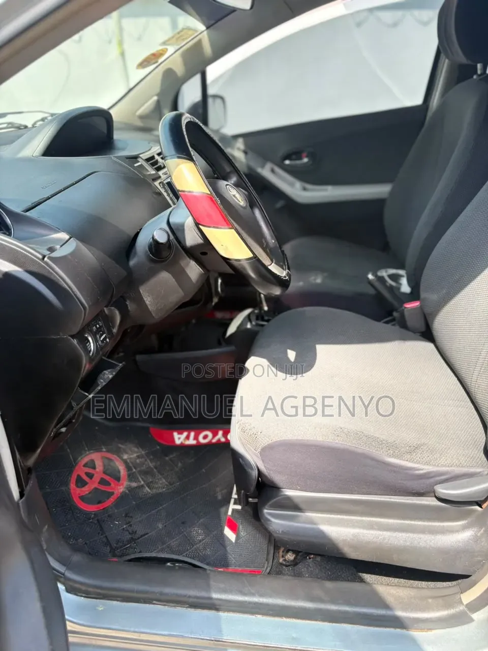 Toyota Vitz 1.3 FWD 5dr 2010 Silver