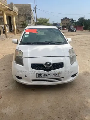 Toyota Vitz 2010 White