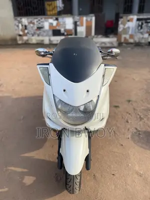 Yamaha Majesty 2013 White