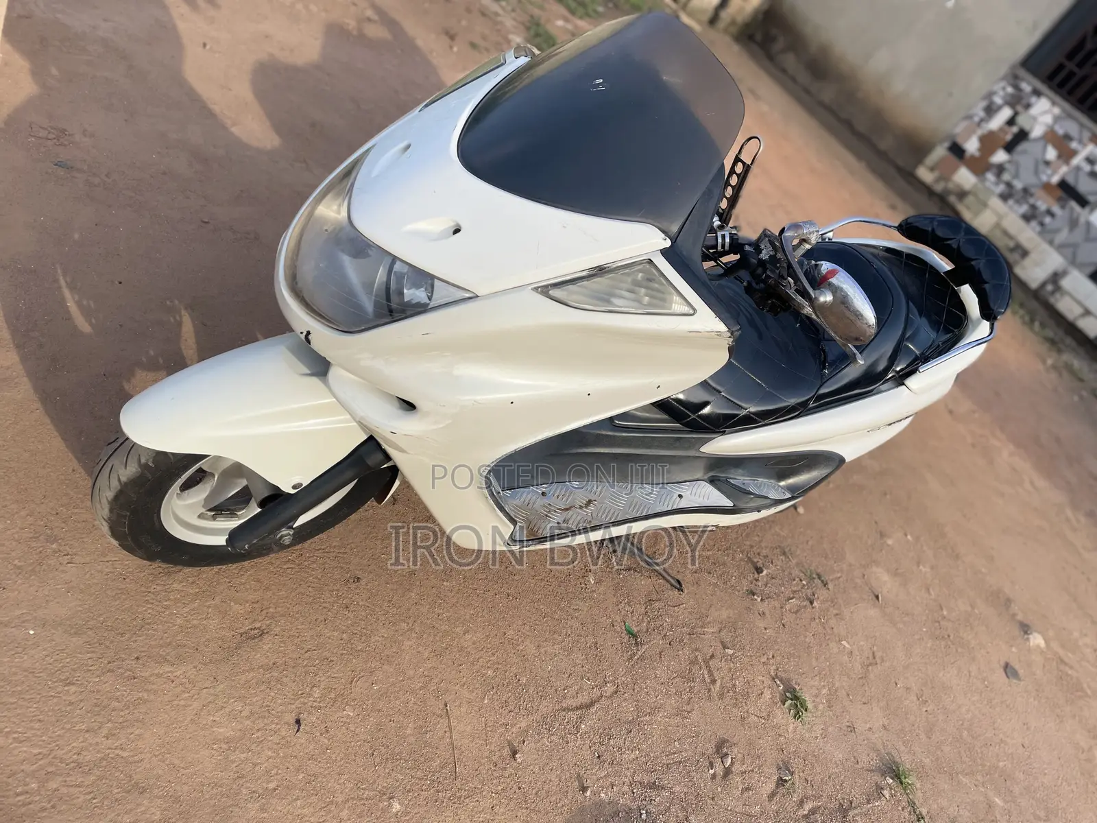 Yamaha Majesty 2013 White