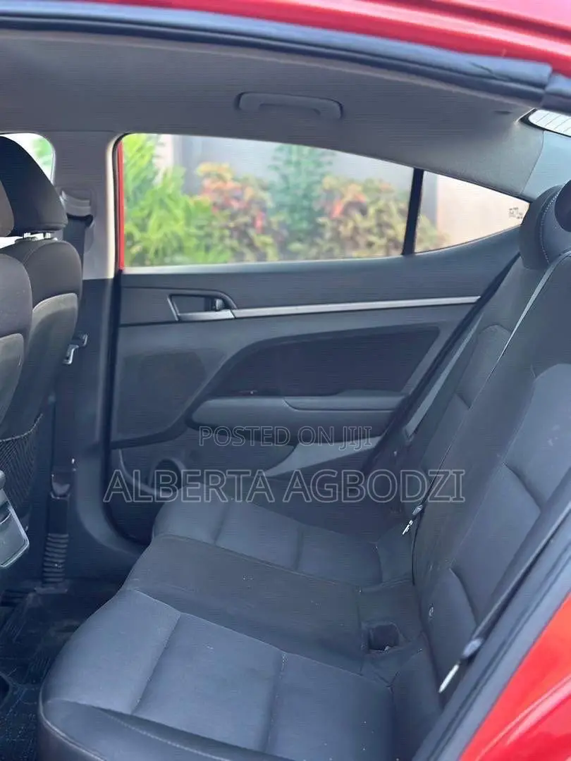 Hyundai Elantra 2017 Red