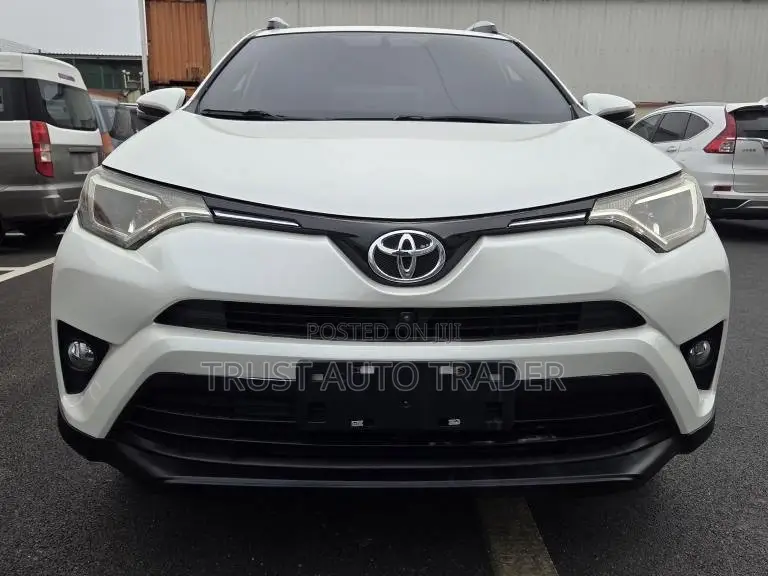 Toyota RAV4 2018 White