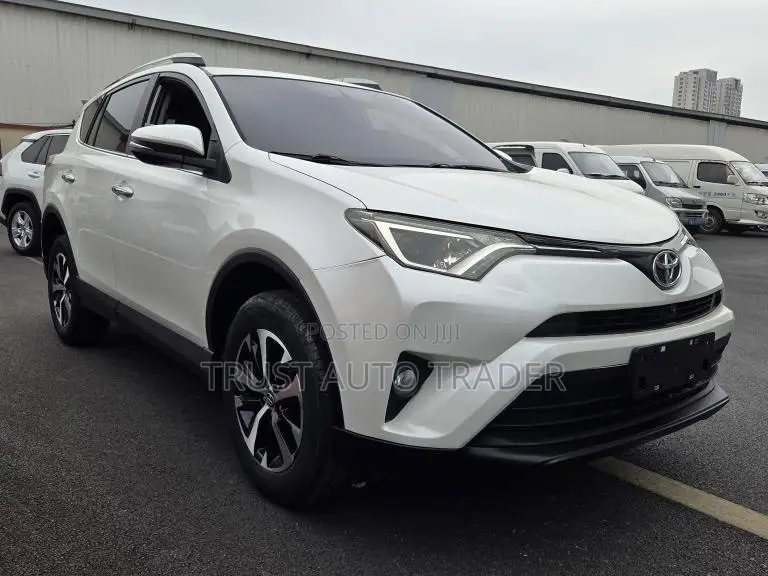 Toyota RAV4 2018 White