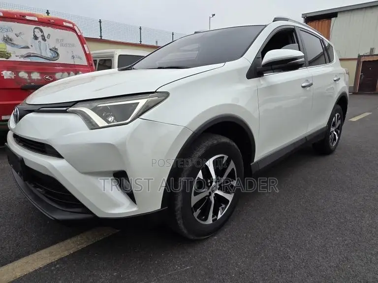 Toyota RAV4 2018 White
