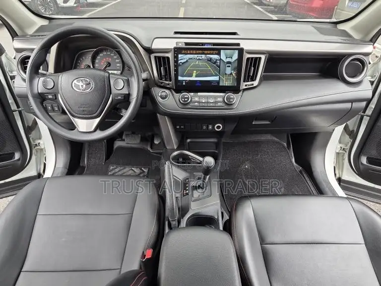 Toyota RAV4 2018 White