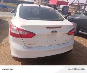Ford Focus Titanium 5-Door 2013 White