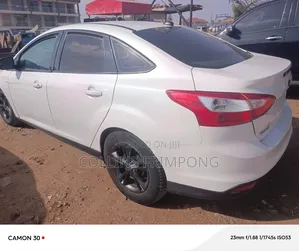Ford Focus Titanium 5-Door 2013 White