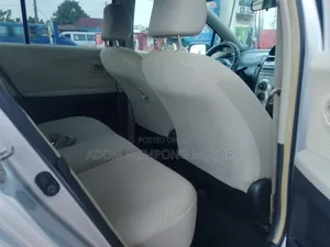Toyota Vitz 2010 Silver