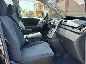 Toyota Voxy X 2WD 8-Seater 2013 Black