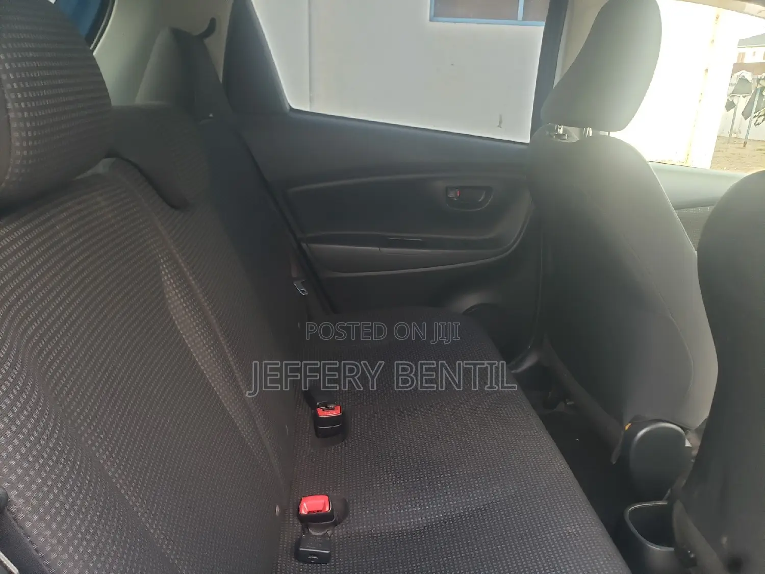 Toyota Vitz 1.3 FWD 5dr 2017 Blue