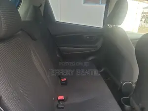 Toyota Vitz 1.3 FWD 5dr 2017 Blue