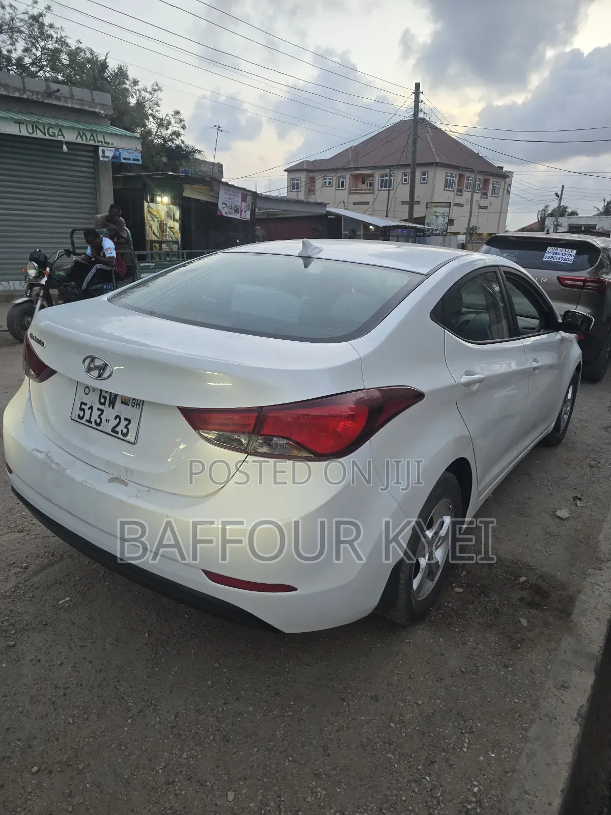 Hyundai Elantra Limited Sedan FWD (1.8L 4cyl 6A) 2016 White