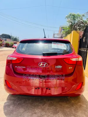 Hyundai Elantra 2018 Red