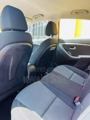 Hyundai Elantra 2018 Red